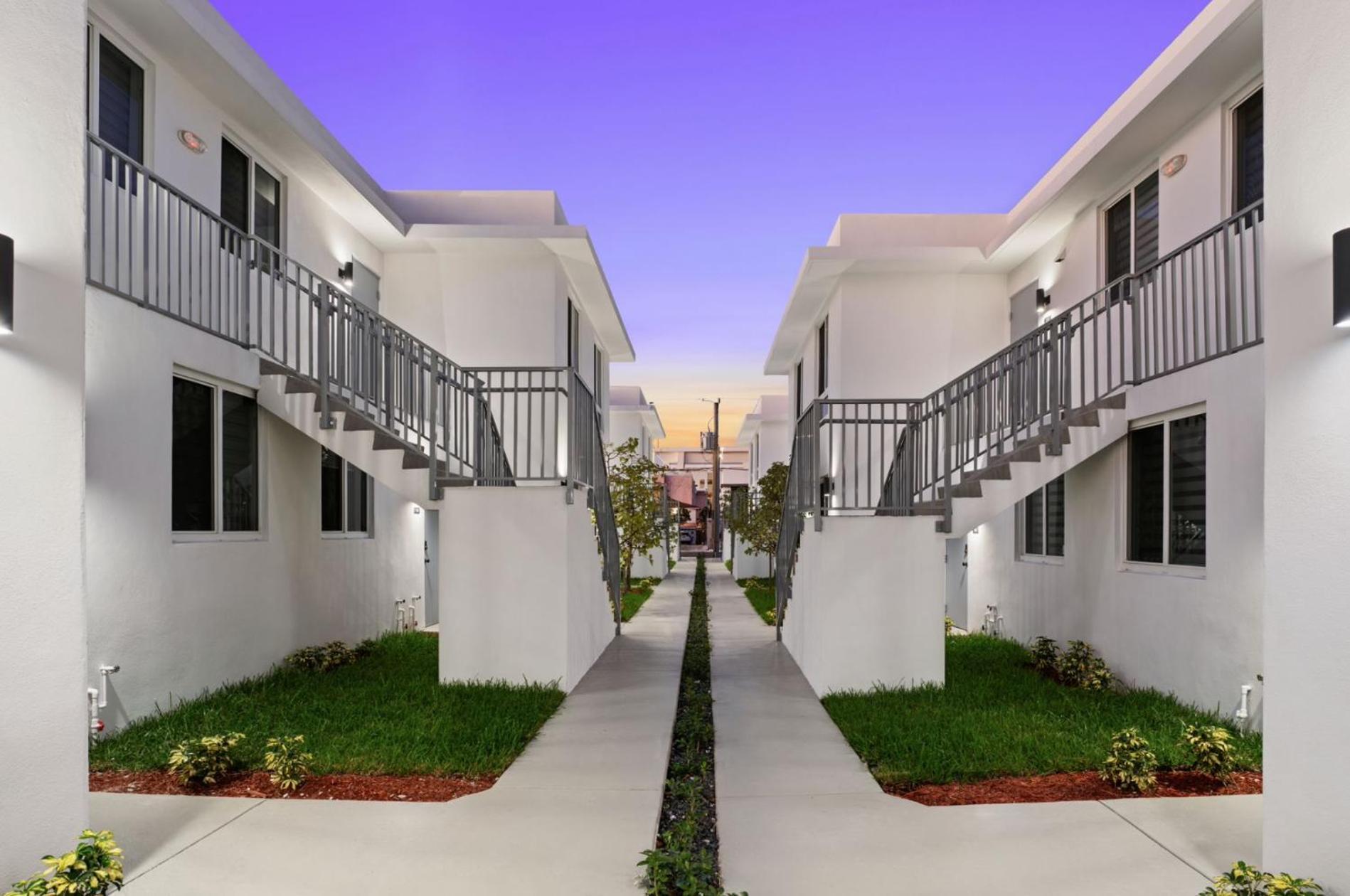 Apartment Brand New 2br -2ba Near Marlins Stadium Miami